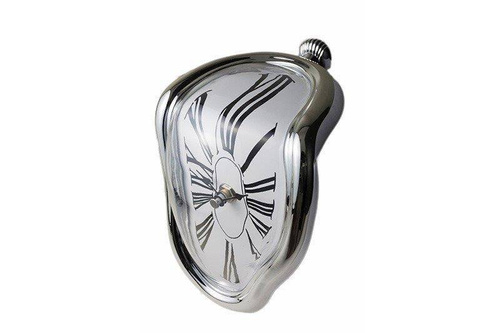 Cieknący zegar Salvadora Dalí