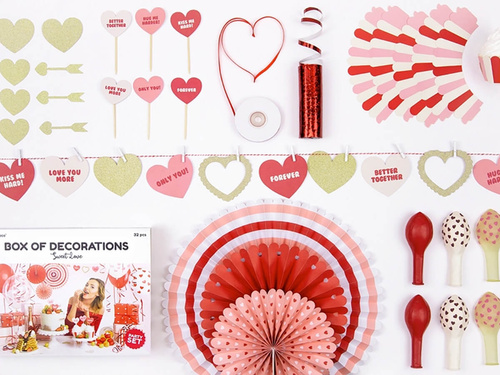 Party Box - Imprezowe Pudełko - Zestaw dekoracji na urodziny Sweet Love