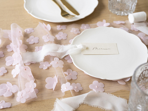 Dekoracja bieżnik na stół z kwiatami jasnoróżowy - 26 cm x 5 m - 1 szt.