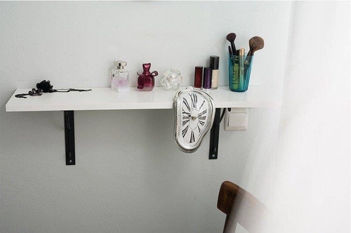 Cieknący zegar Salvadora Dalí