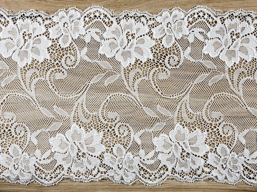 Dekoracja bieżnik koronkowy - 9 m - 1 szt.