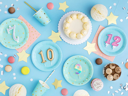 Talerzyki papierowe miętowe w złote gwiazdki - 18 cm - 6 szt.