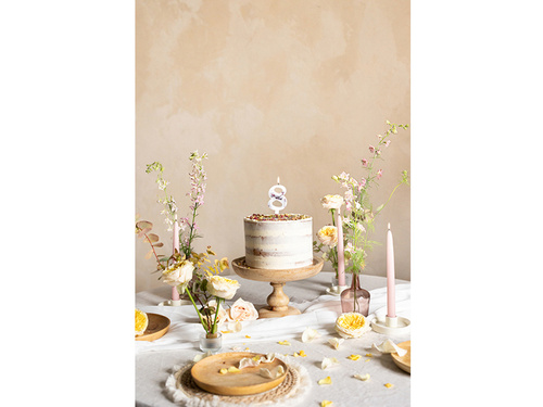 Świeczka cyferka osiem z płatkami kwiatów - 8 - 1 szt.