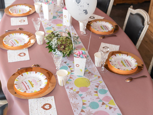 Bieżnik urodzinowy Happy Birthday - 30 cm x 3 m - 1 szt.