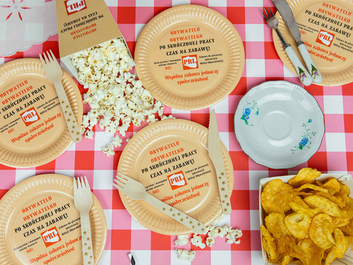 Talerzyki papierowe na urodziny PRL - 18 cm - 6 szt.