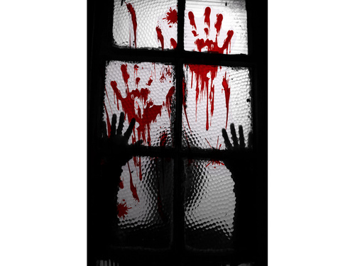 Naklejki na szybę z krwawe ślady