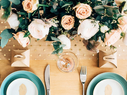 Organza biała ze złotymi kropkami - 36 cm x 9 m.