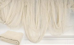 Kremowa siatka na Halloween - 76 x 300 cm - 1 szt.