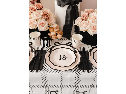 Talerzyki papierowe na urodziny "Hello 18" - 18 cm - 6 szt.