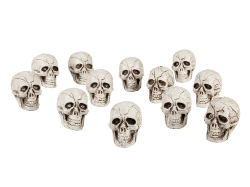 Wiszący worek z 12 czaszkami