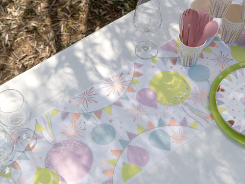 Bieżnik urodzinowy Happy Birthday - 30 cm x 3 m - 1 szt.