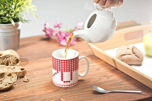 Magiczny kubek ceramiczny Serduszka