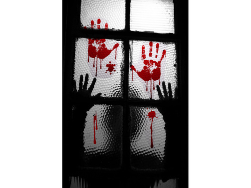 Naklejki na szybę z krwawe ślady