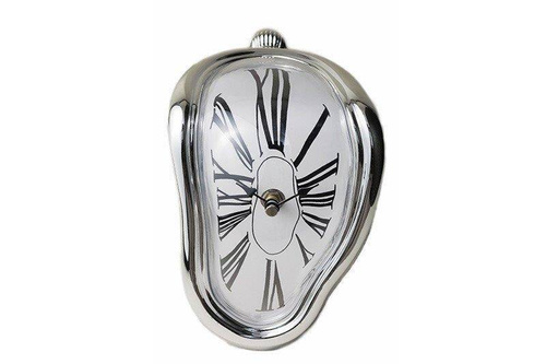 Cieknący zegar Salvadora Dalí