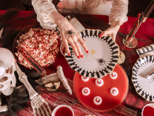 Talerzyki papierowe na Halloween Złoty Pająk - 23 cm - 6 szt.