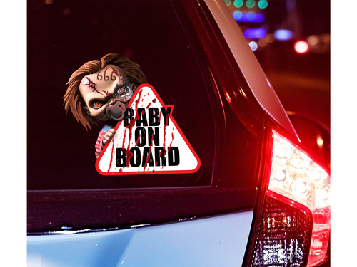 Naklejka na auto Baby on board z laleczką Chucky - 1 szt.
