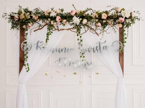 Baner z personalizowanym imieniem srebrny - 70 cm - 1 szt.