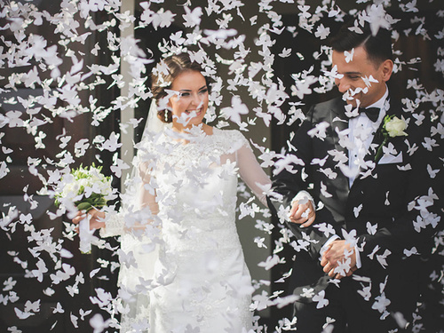 Tuba strzelająca białymi motylkami 40 cm 4 szt.